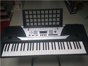 新的品牌专业电子琴一台便宜出售，诚心买能便宜